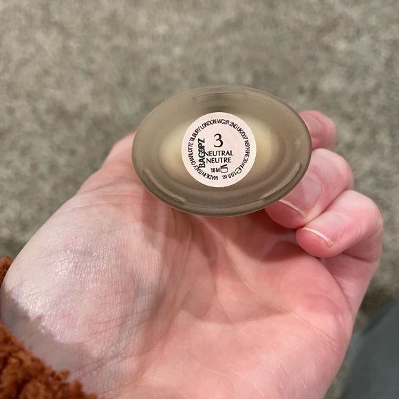 Charlotte Tilbury Airbrush Flawless Foundation 3/Neutral - Picture 3 of 4